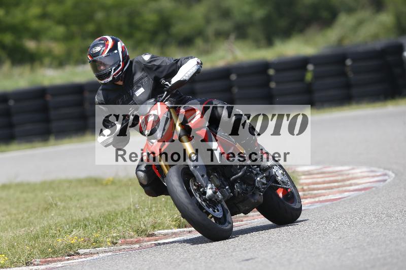 /27 12.06.2025 Ducati Schweiz Trackday Warmup  ADR/blau-bleu/24